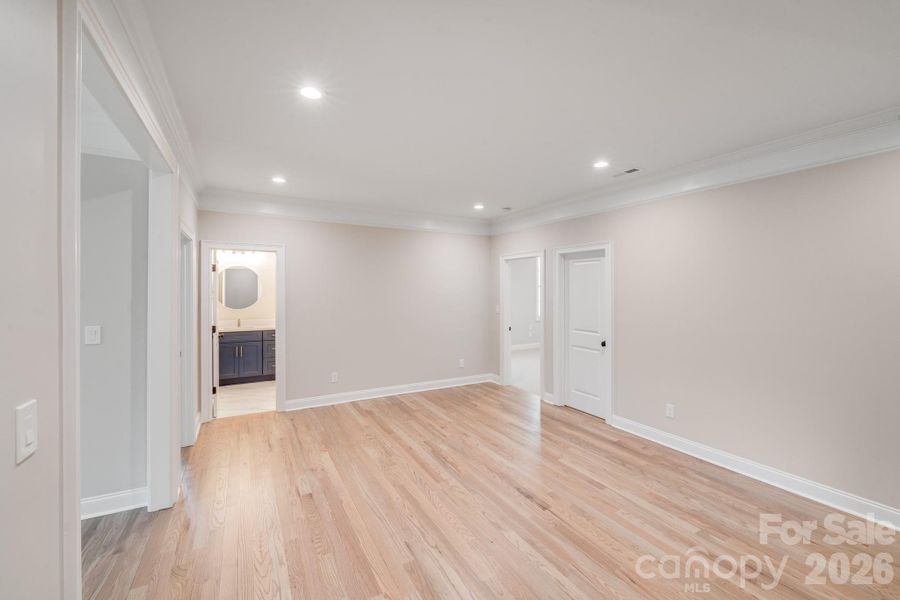 Upper Level Bonus Room