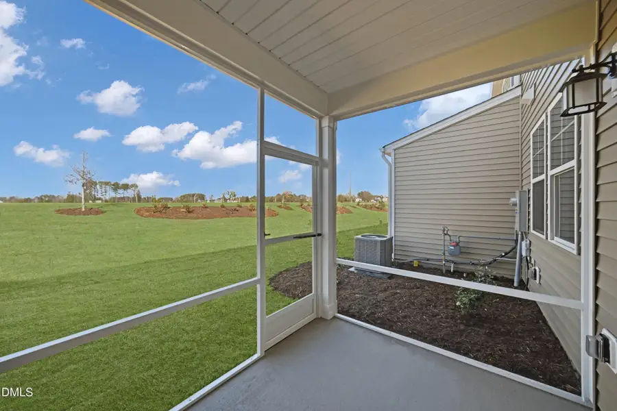 SUN_Everlee_Pic_CarsonII_QMI_229_Screene