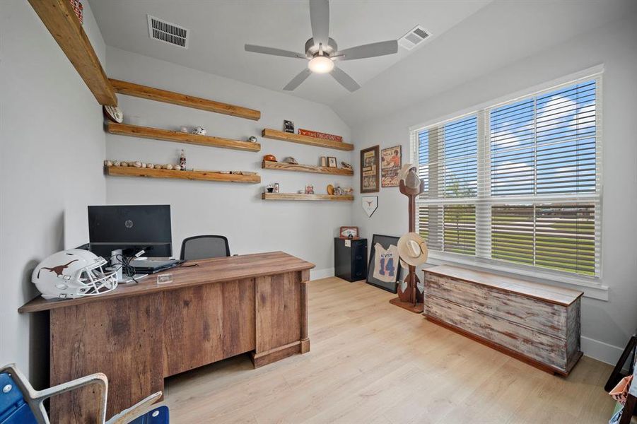 Furnished interior view inside a new home in , Waxahachie (Image 23).
