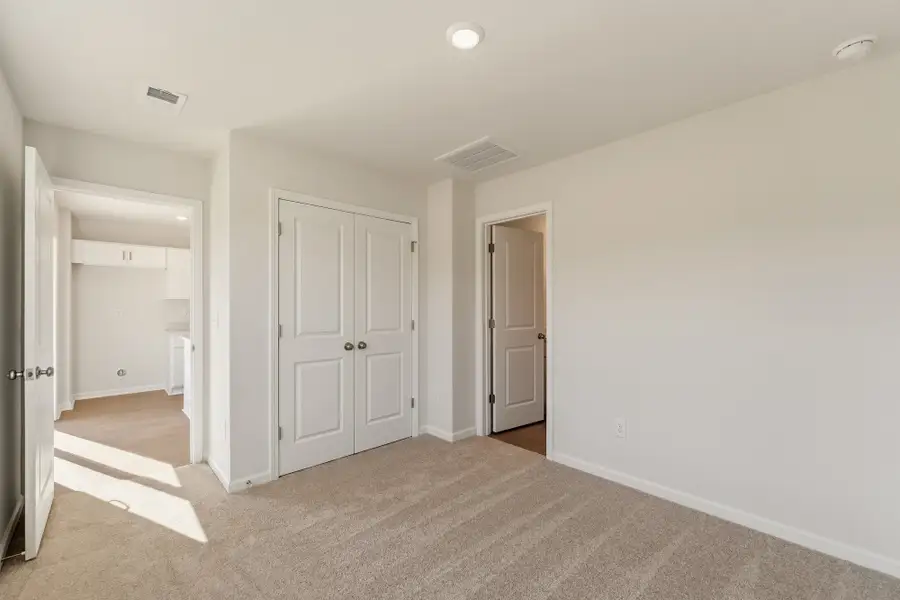 Spacious, unfurnished interior of a new home in Evergreen, Spartanburg (Image 14).