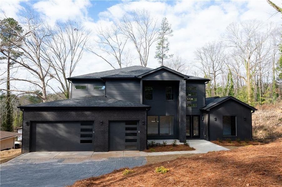 Image 92 of a home in .