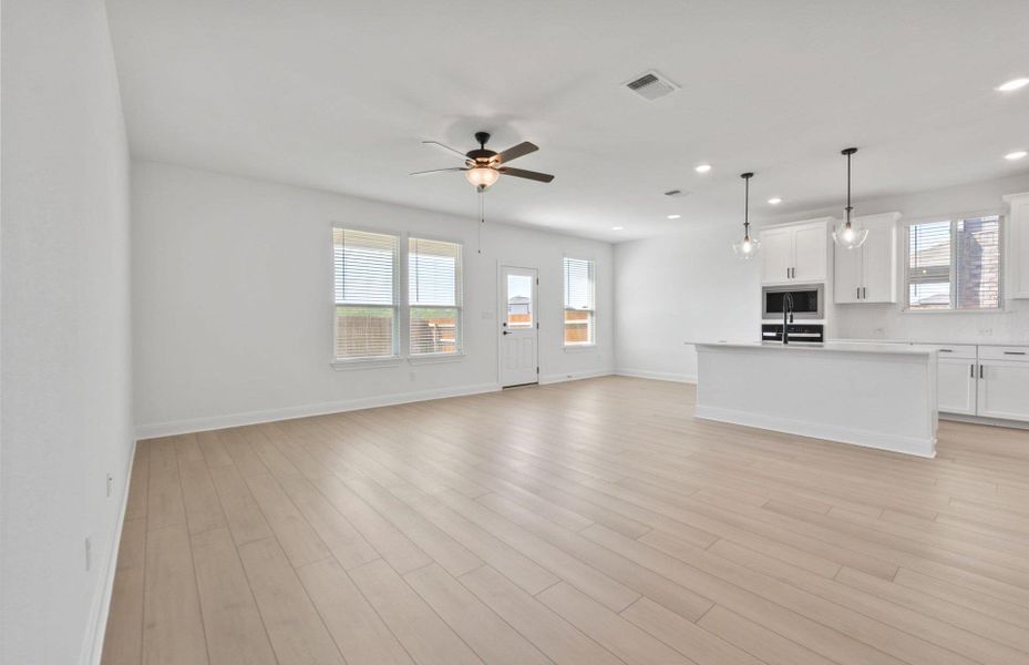 Spacious, unfurnished interior of a new home in Lagos, Manor (Image 17).