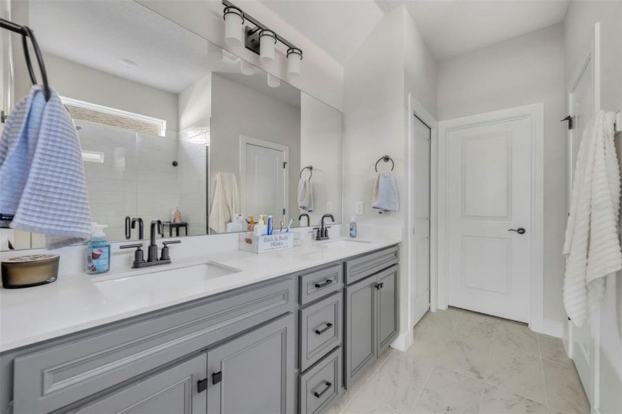 Furnished interior view inside a new home in , Clermont (Image 32).