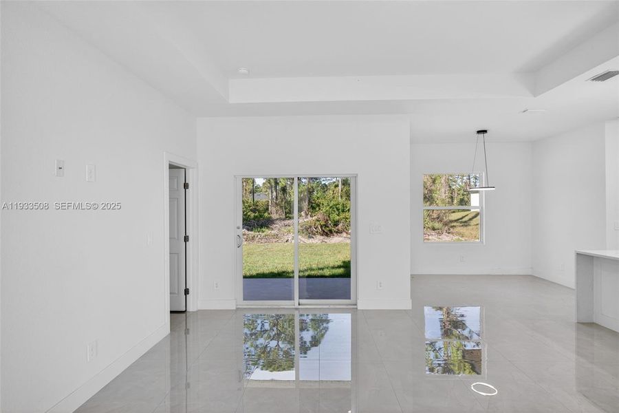 Spacious, unfurnished interior of a new home in , Lehigh Acres (Image 16).