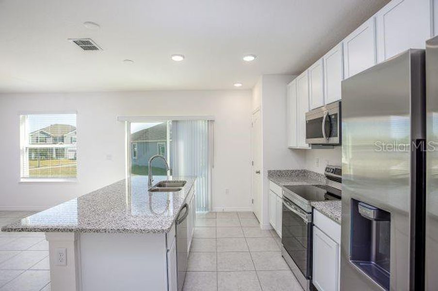 Furnished interior view inside a new home in Oakhaven Walk, Gainesville (Image 6).