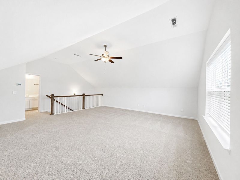 Spacious, unfurnished interior of a new home in Wheatfield, Shelbyville (Image 6).