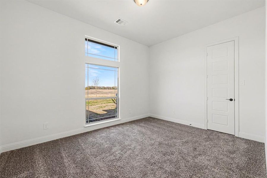 Spacious, unfurnished interior of a new home in Sagebrush Addition, Midlothian (Image 17).