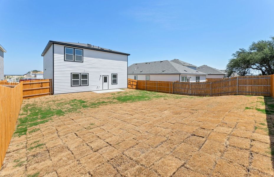 Exterior details and patio area of a home in Skyview, Belton (Image 27).