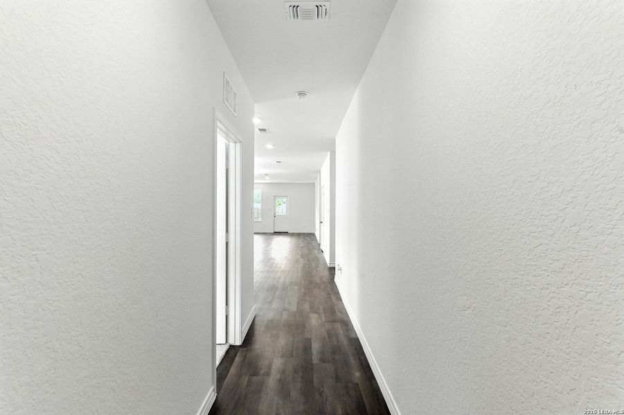 Spacious, unfurnished interior of a new home in Horizon Ridge, San Antonio (Image 17). Spacious, unfurnished interior of a new home in Horizon Ridge, San Antonio (Image 17).