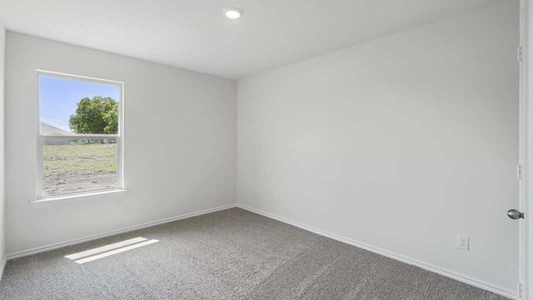 Spacious, unfurnished interior of a new home in Bluff Springs, Ferris (Image 22).