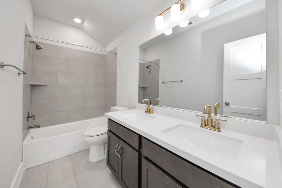 Furnished interior view inside a new home in Laurel Landing: Landmark Collection, Alvin (Image 9).