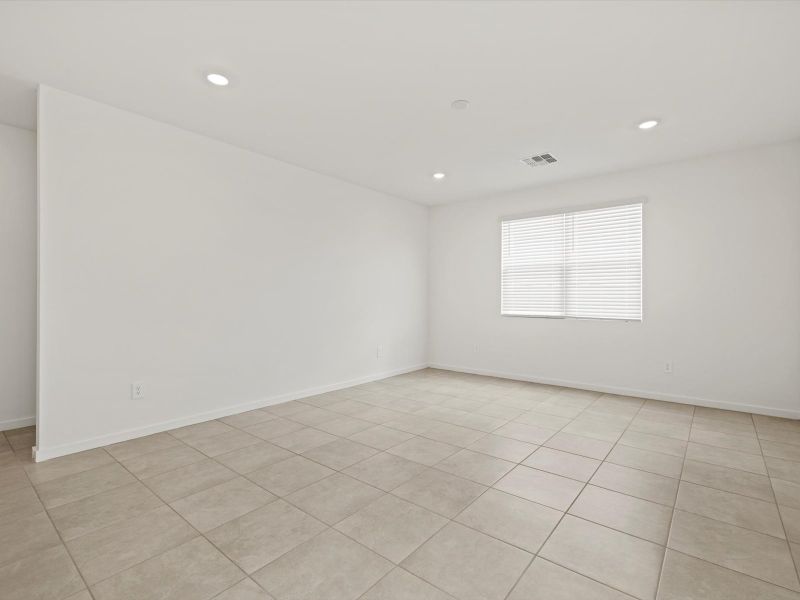 Spacious, unfurnished interior of a new home in Allure Vista Reserve Series, Buckeye (Image 9).