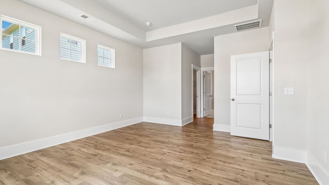 Spacious, unfurnished interior of a new home in Shell Pointe, Gilbert (Image 20).