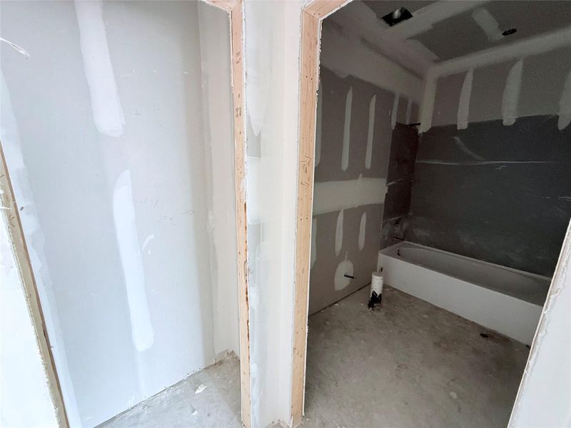 Full bath 2 on main level