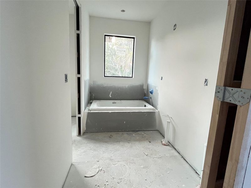 Primary bathroom Jacuzzi tub as of 10/13/2025