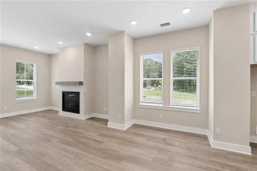 Spacious, unfurnished interior of a new home in Celesta, Scottdale (Image 18).
