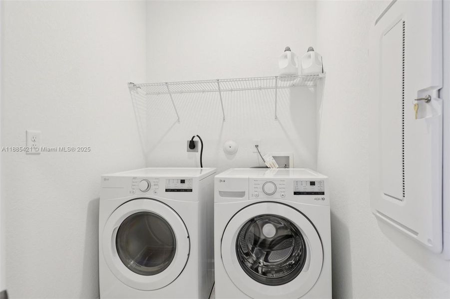 Close-up of interior finishes inside a home in , Homestead (Image 20).