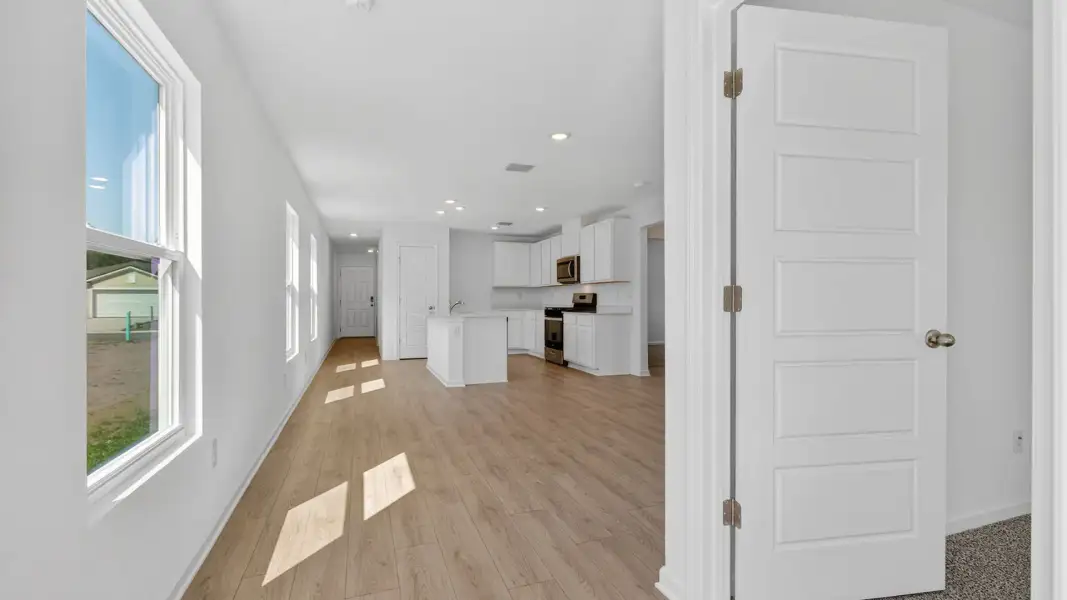 Spacious, unfurnished interior of a new home in Copes Landing, Jacksonville (Image 23). Spacious, unfurnished interior of a new home in Copes Landing, Jacksonville (Image 23).