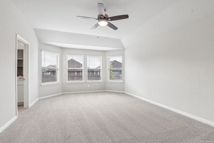 Spacious, unfurnished interior of a new home in Kallison Ranch, San Antonio (Image 33).