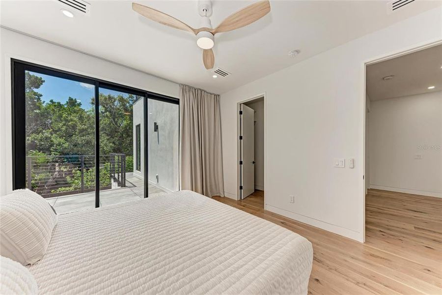 Furnished interior view inside a new home in , Sarasota (Image 44).