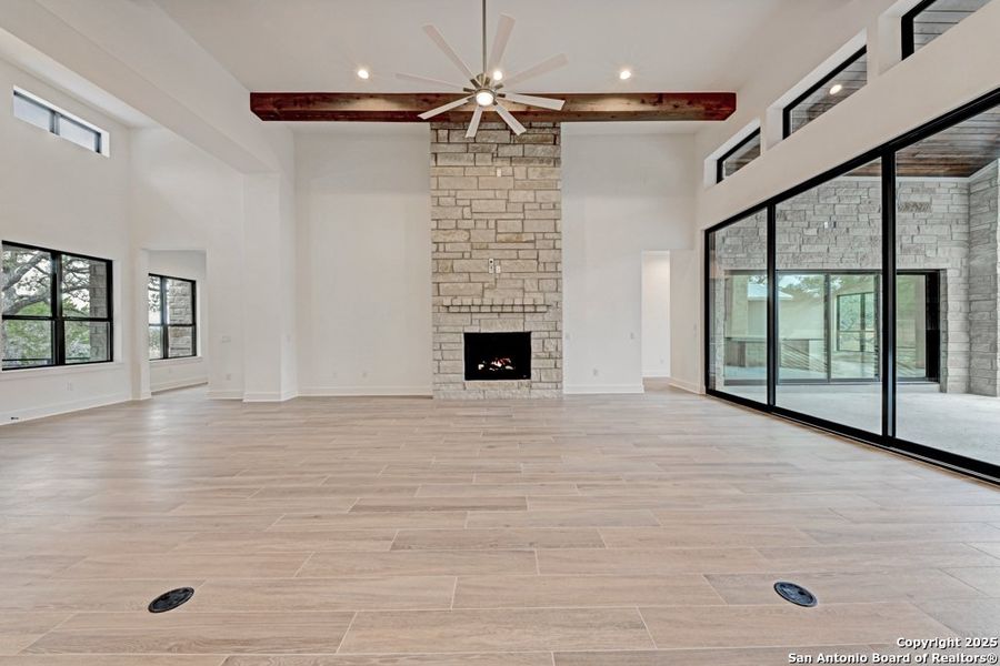 Spacious, unfurnished interior of a new home in , Boerne (Image 18).