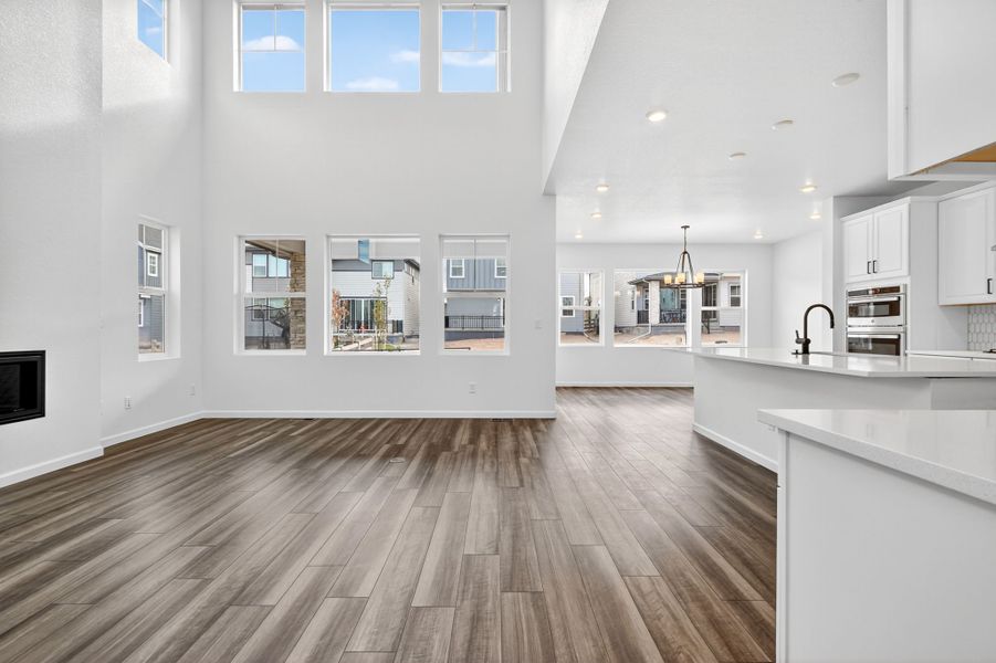 Spacious, unfurnished interior of a new home in Sterling Ranch Ascent Village, Littleton (Image 10).