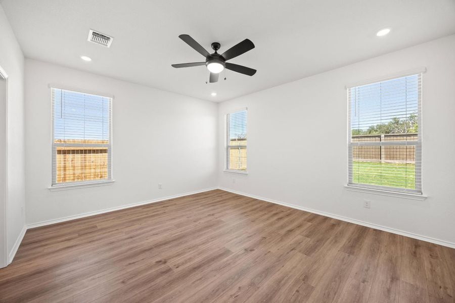 Spacious, unfurnished interior of a new home in Overlook Ranch, Georgetown (Image 5). Spacious, unfurnished interior of a new home in Overlook Ranch, Georgetown (Image 5).