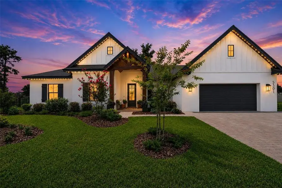 Front exterior of a new home in , Lakeland, FL, highlighting curb appeal (Image 1). Front exterior of a new home in , Lakeland, FL, highlighting curb appeal (Image 1).