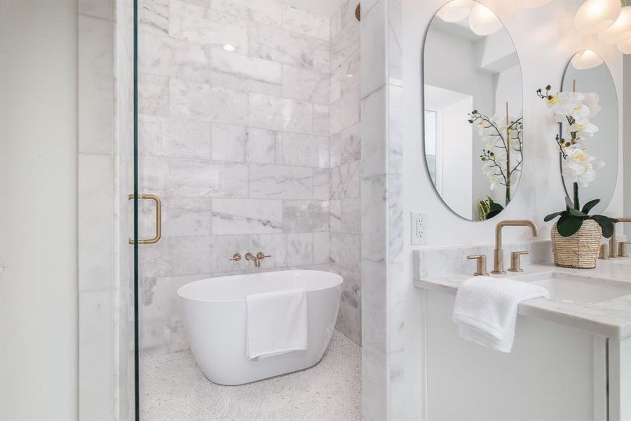 Furnished interior view inside a new home in , Dallas (Image 28).