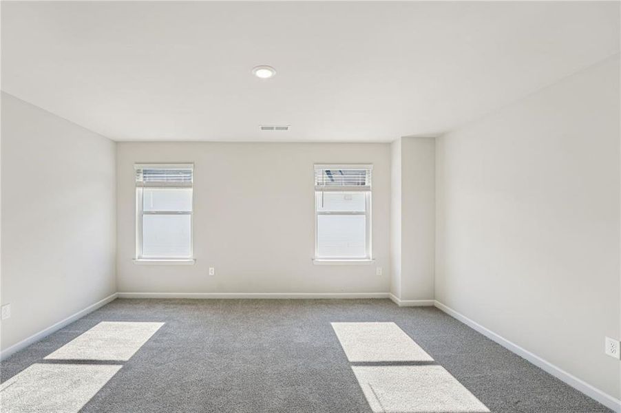 Spacious, unfurnished interior of a new home in Westmont Preserve, Powder Springs (Image 51).