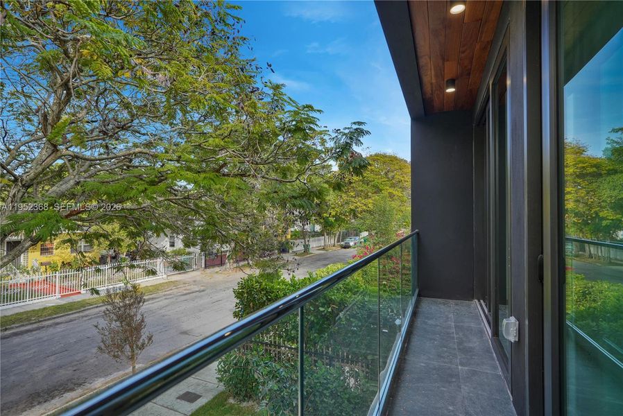 Exterior details and patio area of a home in , Miami (Image 22).
