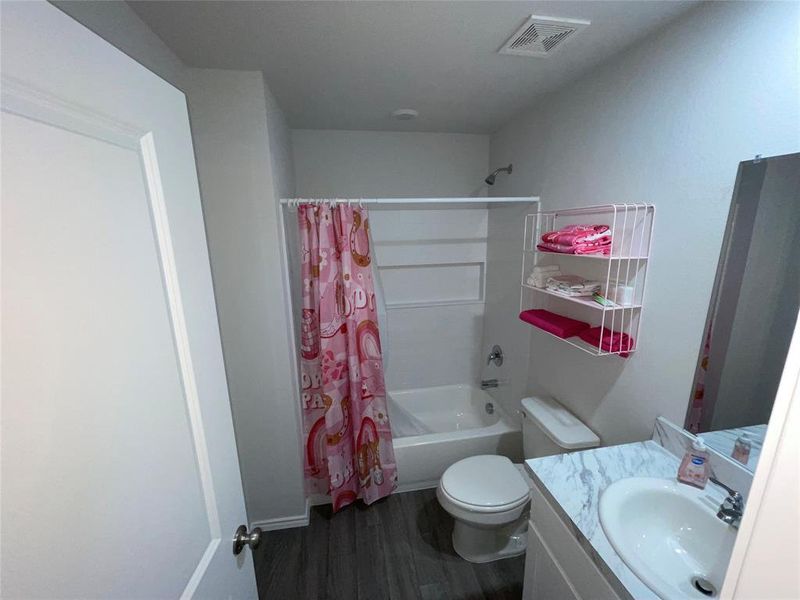 Furnished interior view inside a new home in Tolar Oaks, Tolar (Image 14).