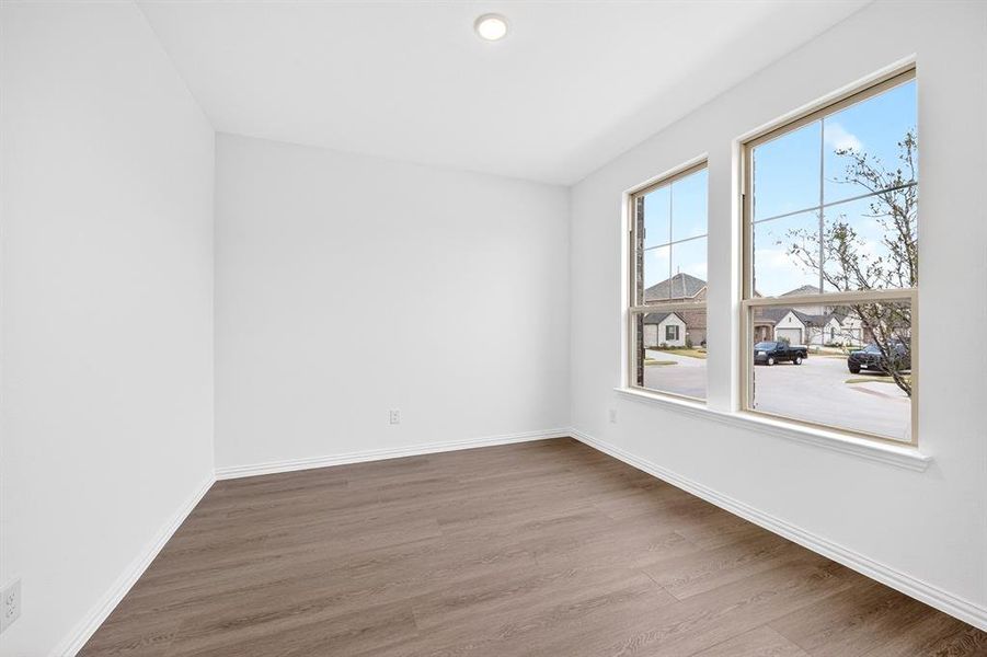 Spacious, unfurnished interior of a new home in Tarrytown, Crowley (Image 37).