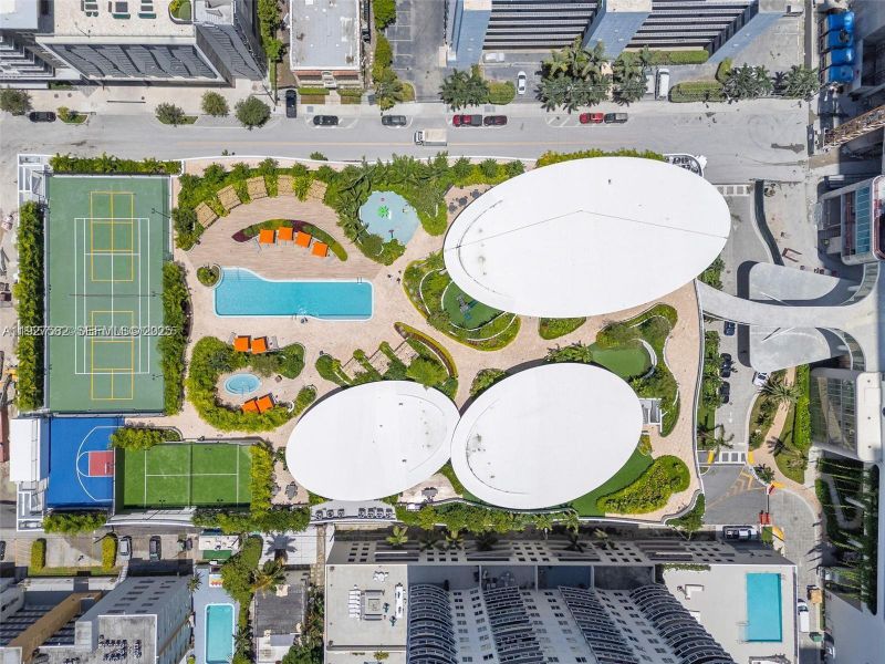 Community amenities in , Miami (Image 14).