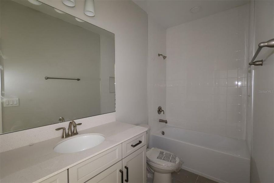 Image 41 of a home in Center Lake on the Park.