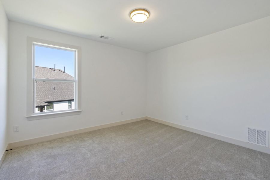 Spacious, unfurnished interior of a new home in Lockwood, Collierville (Image 25).