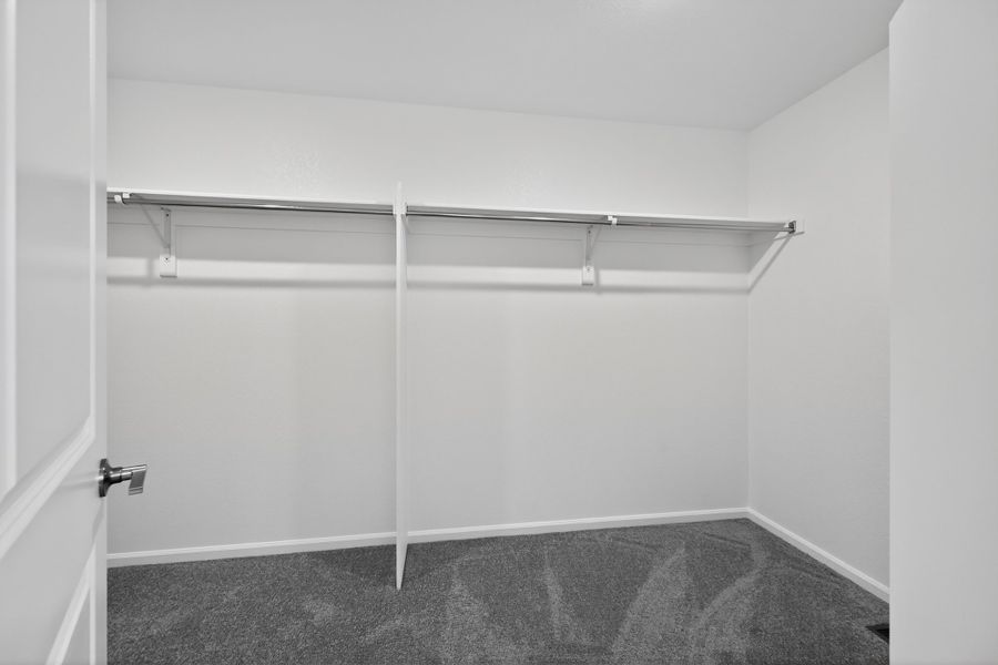 Spacious, unfurnished interior of a new home in Lake Bluff, Greeley (Image 35). Spacious, unfurnished interior of a new home in Lake Bluff, Greeley (Image 35).