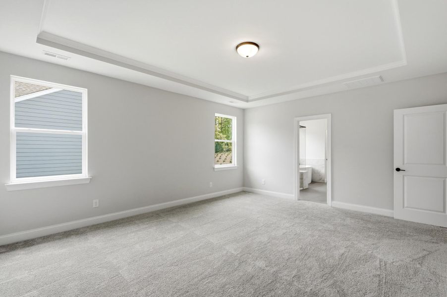 Spacious, unfurnished interior of a new home in Rone Creek, Waxhaw (Image 23).