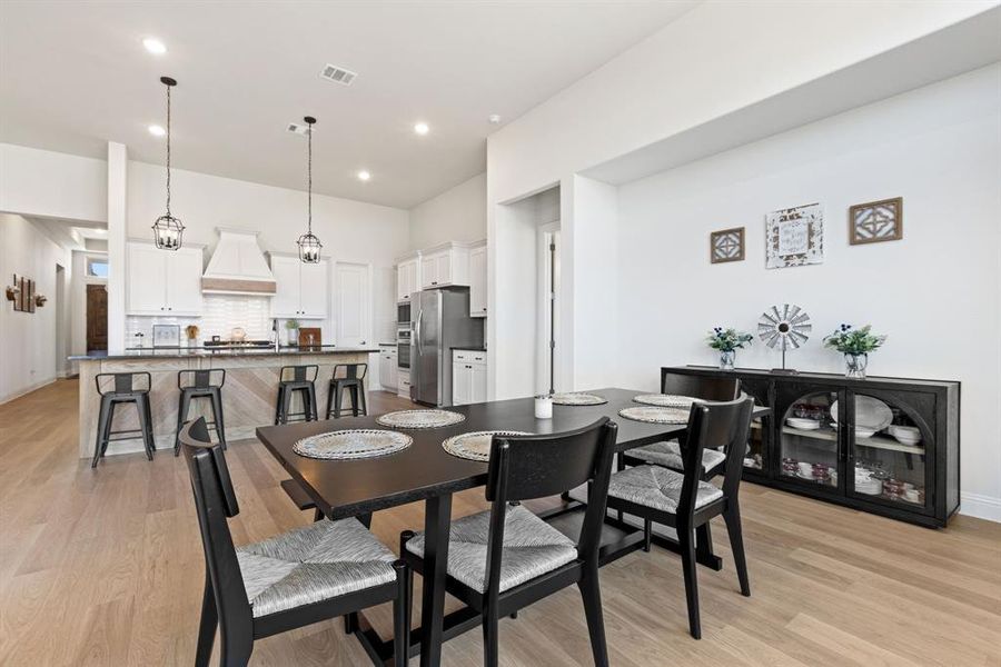 Furnished interior view inside a new home in Inspiration, Lucas (Image 26).