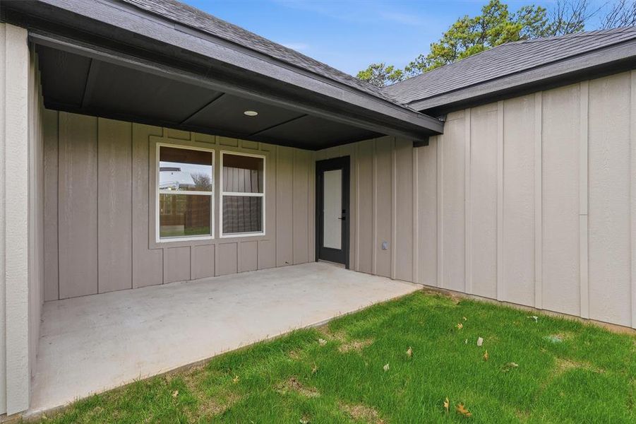 Exterior details and patio area of a home in , Boyd (Image 23).