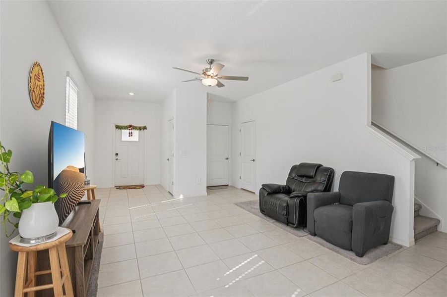 Furnished interior view inside a new home in , Land O' Lakes (Image 6).