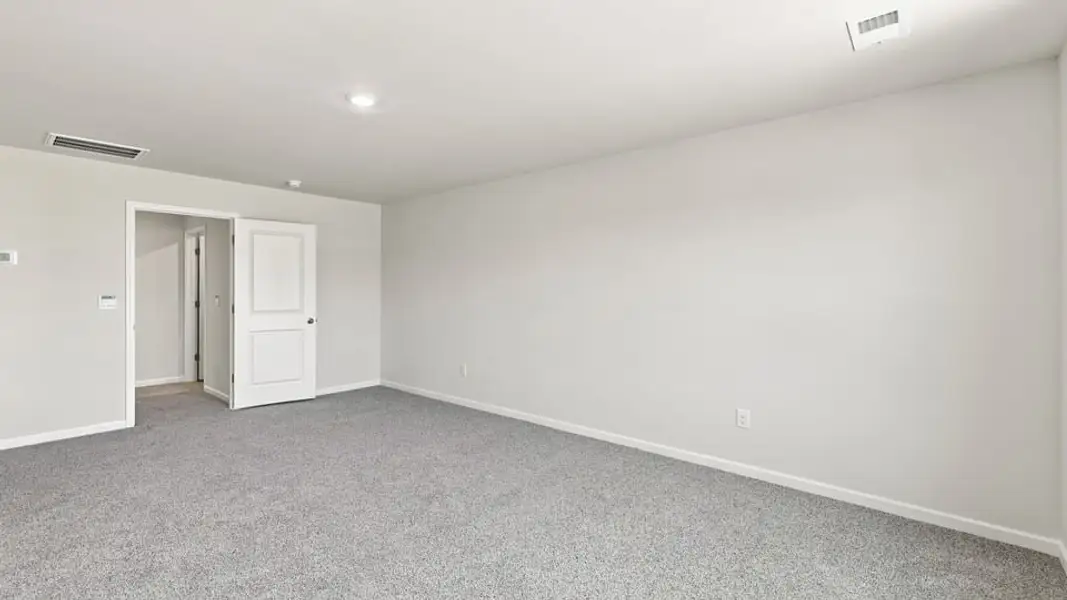 Spacious, unfurnished interior of a new home in Woodglen, Piedmont (Image 38). Spacious, unfurnished interior of a new home in Woodglen, Piedmont (Image 38).
