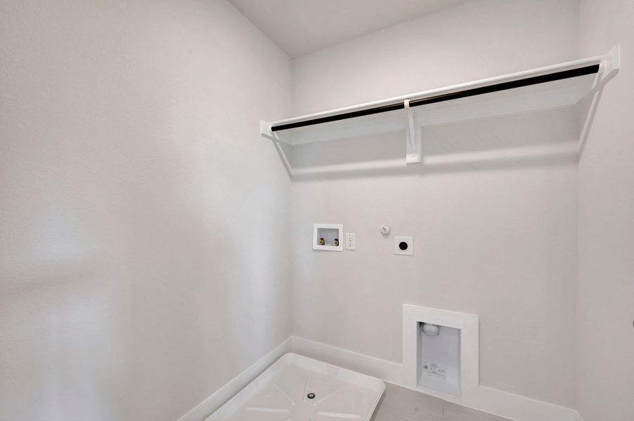 Spacious, unfurnished interior of a new home in Treeline, Justin (Image 48). Spacious, unfurnished interior of a new home in Treeline, Justin (Image 48).