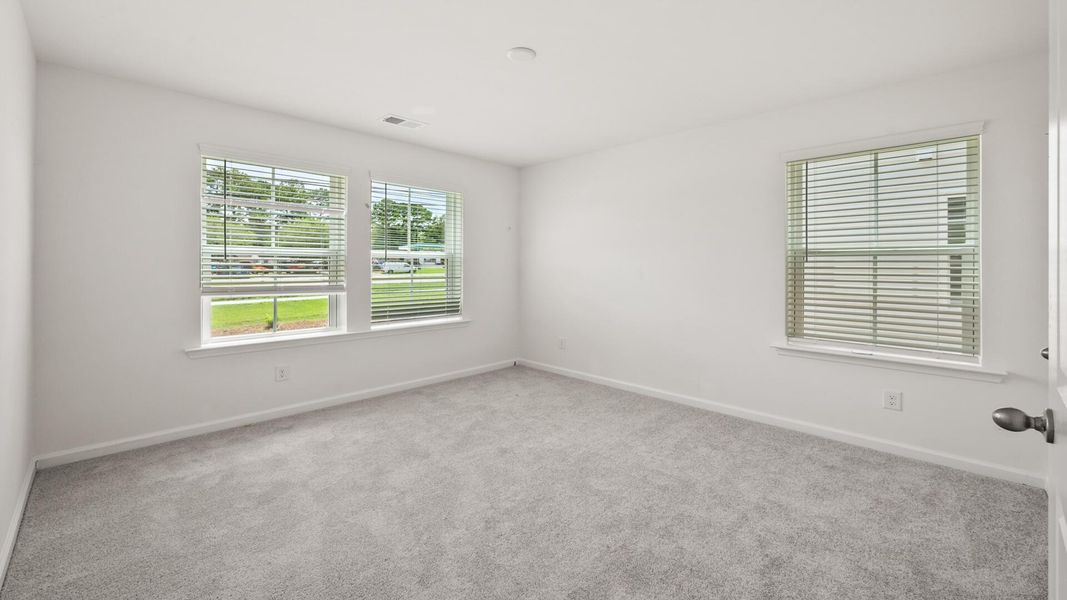 Spacious, unfurnished interior of a new home in , North Charleston (Image 18).