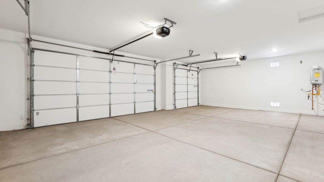 Spacious, unfurnished interior of a new home in Carlton Commons, Casa Grande (Image 26). Spacious, unfurnished interior of a new home in Carlton Commons, Casa Grande (Image 26).