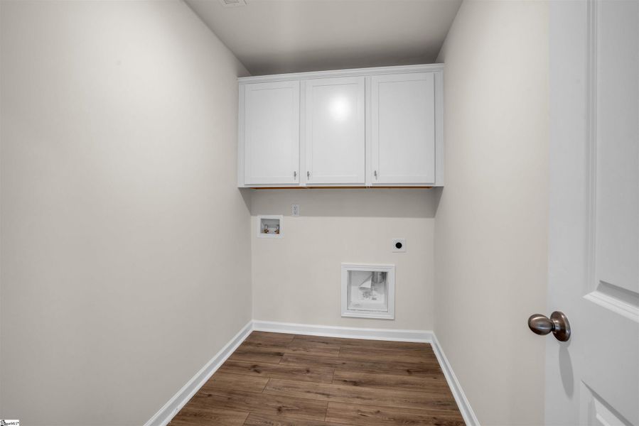 Spacious, unfurnished interior of a new home in Lynbrook, Boiling Springs (Image 21).