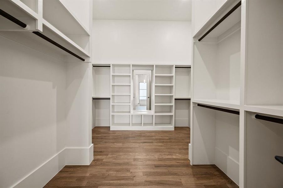 Spacious, unfurnished interior of a new home in The Resort on Eagle Mt. Lake, Fort Worth (Image 33).