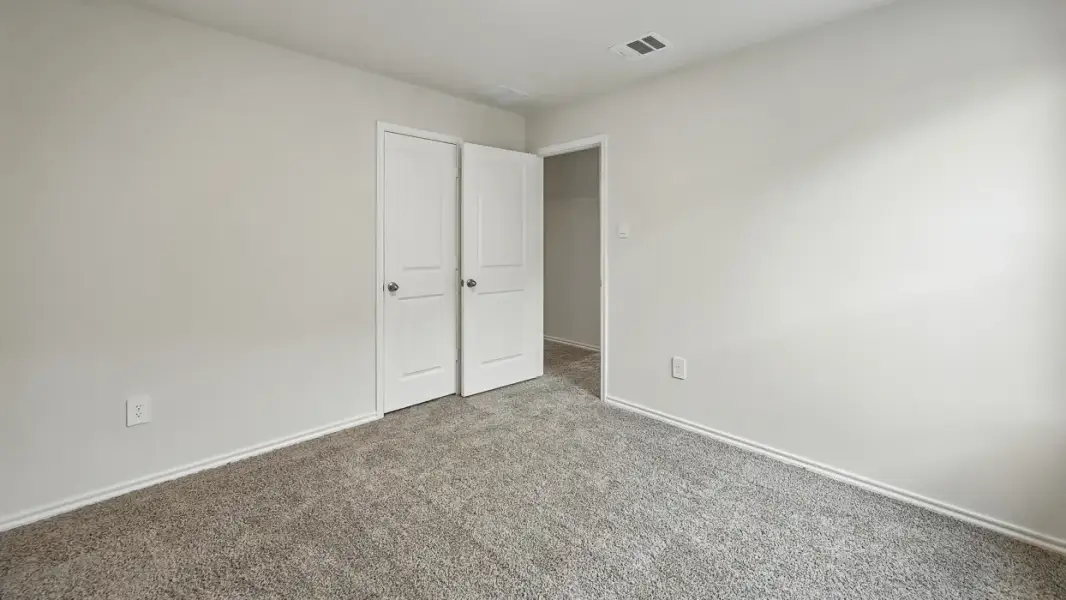 Spacious, unfurnished interior of a new home in Wildcat Ranch, Crandall (Image 20).