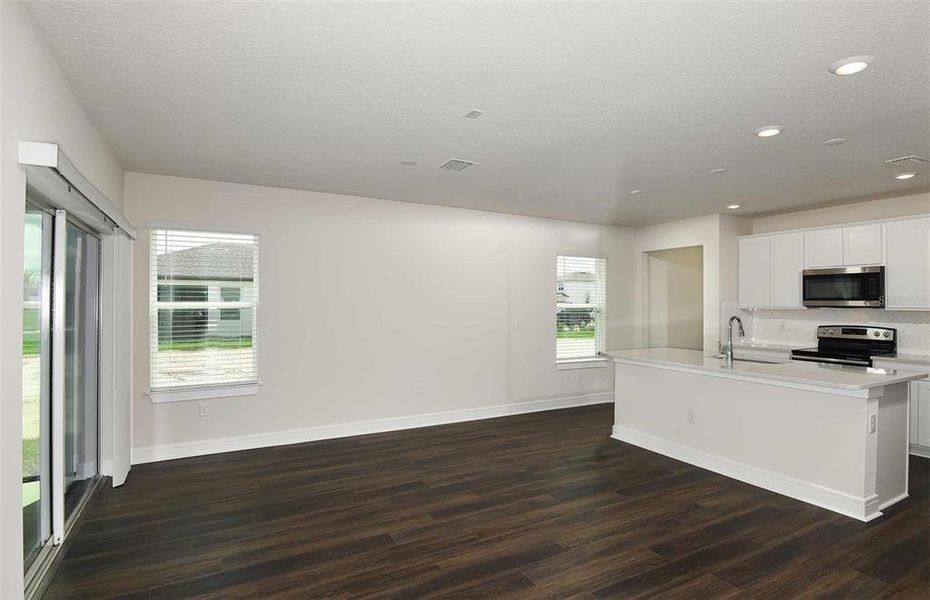 Spacious, unfurnished interior of a new home in Oakfield Lakes, Parrish (Image 8).