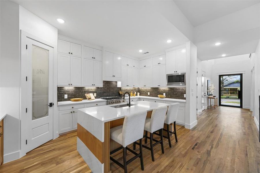 Furnished interior view inside a new home in , Dallas (Image 9).
